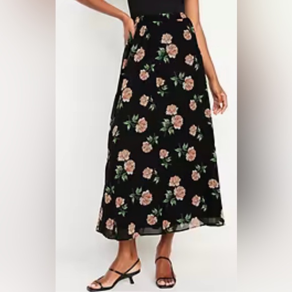 NWT OLD NAVY Floral Chiffon Maxi Skirt - Picture 3 of 4